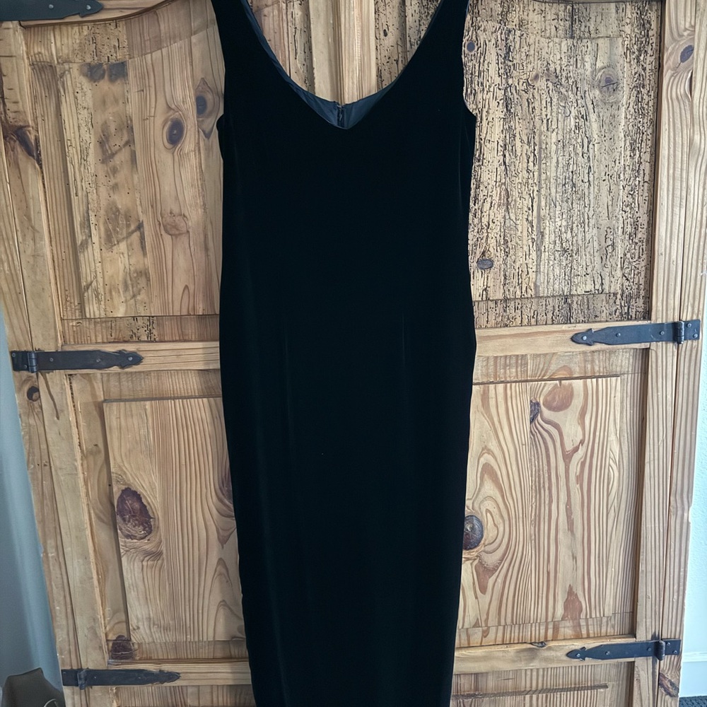 Chic Black Velvet Dress